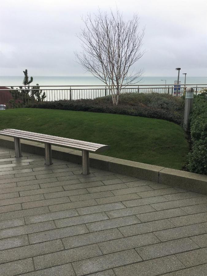 Seaview West Coast - Exceptional - 2 Bedrooms Sleeps 5 -Stunning Sea Views - 500 Metres To Beach Bournemouth Exterior photo