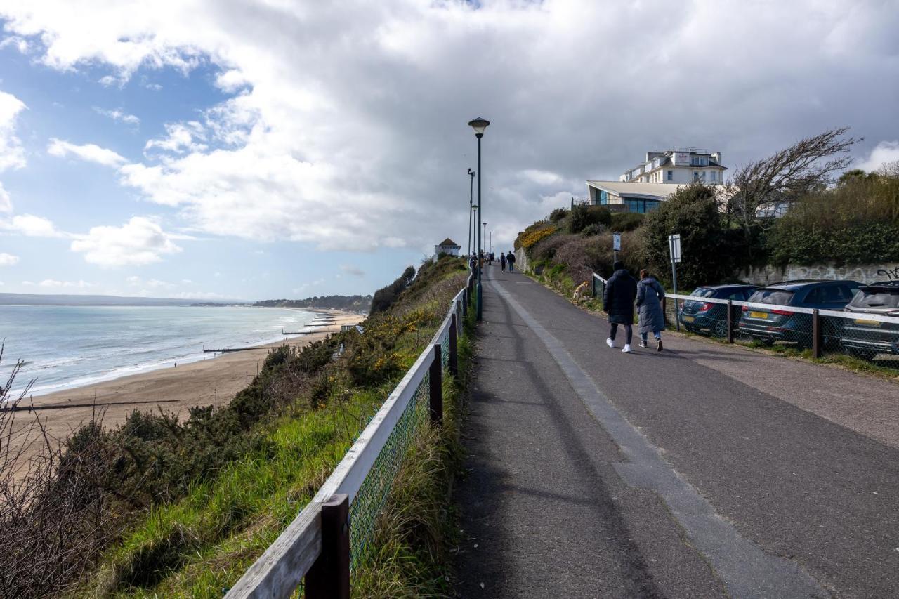 Seaview West Coast - Exceptional - 2 Bedrooms Sleeps 5 -Stunning Sea Views - 500 Metres To Beach Bournemouth Exterior photo