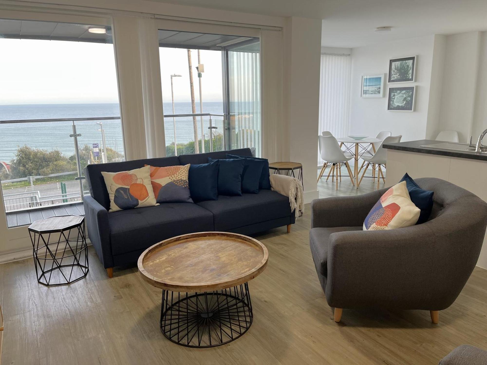 Seaview West Coast - Exceptional - 2 Bedrooms Sleeps 5 -Stunning Sea Views - 500 Metres To Beach Bournemouth Exterior photo